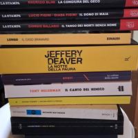 Stock 13 libri vari generi