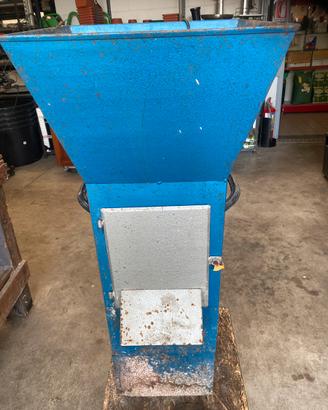 Mulino elettrico per cereali( prezzo trattabile)
