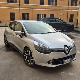 Renault Clio COSTUME NATIONAL
