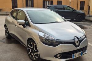 Renault Clio COSTUME NATIONAL