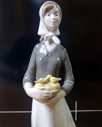 Statua porcellana Gräfenthal donna con anatroccoli