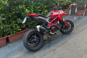 ducati hypermotard 821