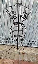 Manichino in metallo appendi abiti abbigliamento