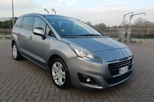 Peugeot 5008   7 poste