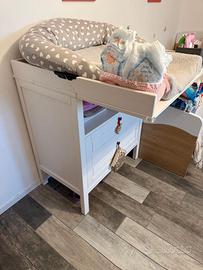 Fasciatorio legno Ikea con cassettiera