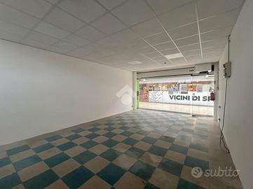 NEGOZIO A VIMERCATE