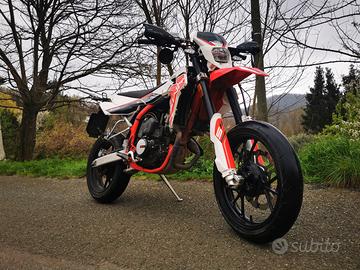Motard 4T SWM SM125R