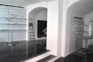 NEGOZIO A CAGLIARI