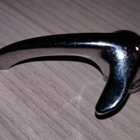 Maniglia deflettore destro + attacco vetro FIAT500