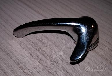 Maniglia deflettore destro + attacco vetro FIAT500