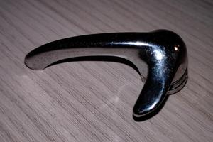 Maniglia deflettore destro + attacco vetro FIAT500