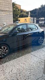 Macchina opel corsa 2024