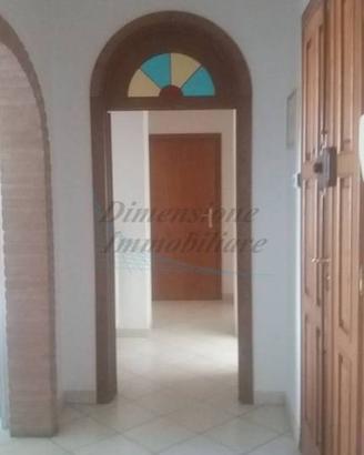 Attico / Mansarda di 105 m² con più di 5 locali a 