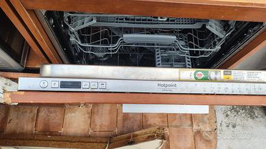 Lavastoviglie Ariston