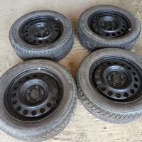 Gomme da Neve BFGoodrich 205/60R16 92H con Cerchi