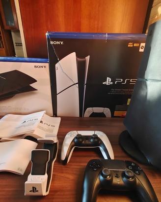 PS5 + 2 Controller + Base Ricarica + cover + base