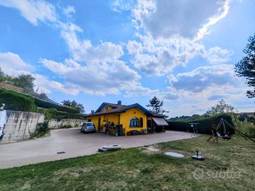 Villa di 238 m² con più di 5 locali e box auto dop