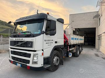 Volvo Fm13 ribaltablile trilaterale e gru Fassi