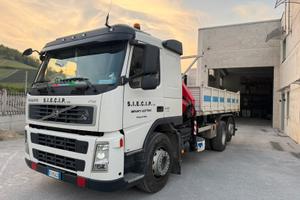Volvo Fm13 ribaltablile trilaterale e gru Fassi