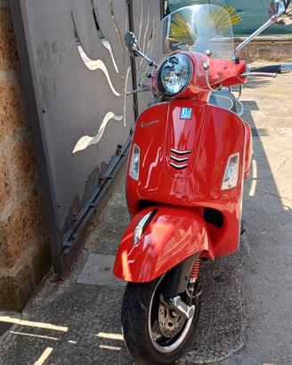 Vespa gts 300