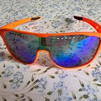 Occhiali da sole alla moda