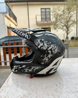 Casco cross Airoh Switch Backbone