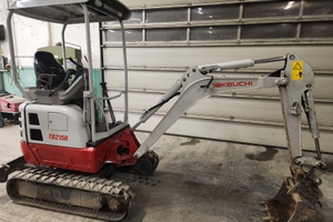 Takeuchi TB215R miniescavartore 16qli