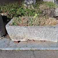 vasca trogolo in pietra