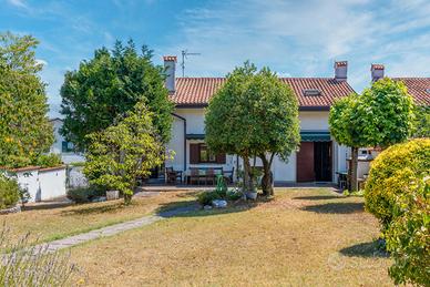 OPICINA - Villa accostata con ampio giardino
