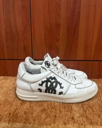 Scarpe in pelle bianca di Roberto Cavalli