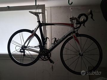 bici da corsa Pinarello opera Leonardo