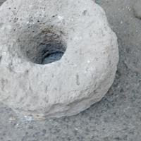 pietra antica da macina