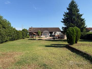 VILLA SINGOLA A CARMAGNOLA