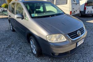 VW Touran 2.0 TDI 7 Posti VOLANO RUMOROSO !!!