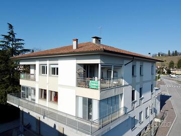 SPAZIOSO APPARTAMENTO IN STILE ATTICO