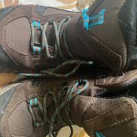 Scarpe da montagna e stivali