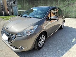 Auto - Peugeot 208 del 2014 con soli 126.300km