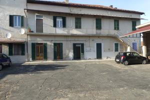 Caresana(VC)alloggio mq. 120 comm.-termo auton.-