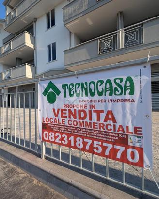 NEGOZIO A PORTICO DI CASERTA