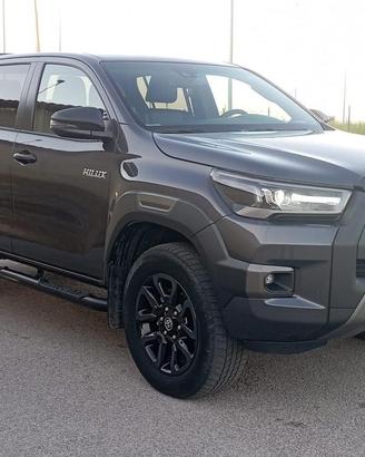 Toyota holux invincibile