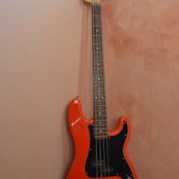 Basso elettrico Fender Squier