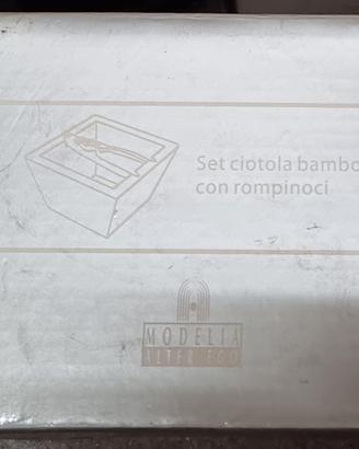 Set composto da ciotola di bamboo e schiaccianoci