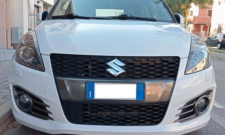 Suzuki Swift Sport del 2016 bianco perla.