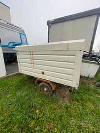 Rimorchio trasporto con copertura
