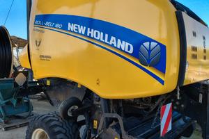 Rotopressa New Holland Roll-Belt 180 SuperFeed
