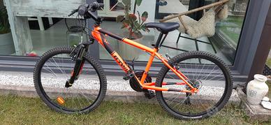 bicicletta MTB ragazzo/a