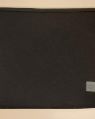 Custodia portatile o tablet case logic 14" 