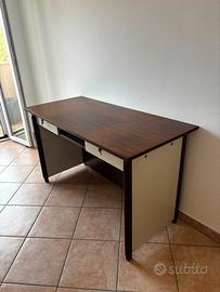 Scrivania vintage in legno con 2 cassetti