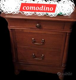 2 comodini in legno