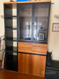 Parete attrezzata + libreria + tavolo allungabile